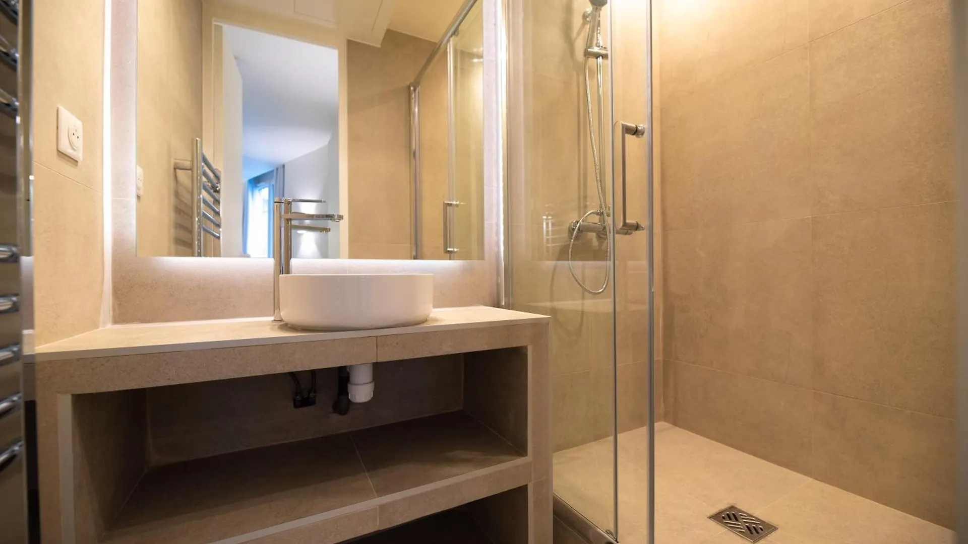 Amazing Flat - Champs Elysees Apartment *